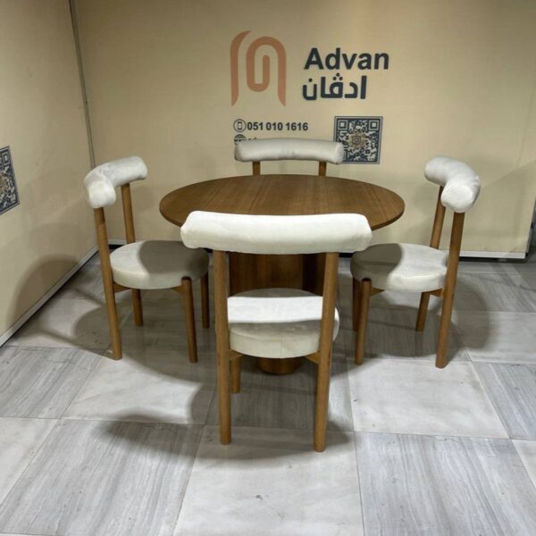 طاولة طعام