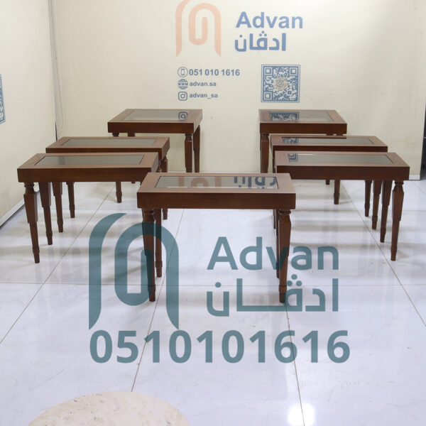 طاولات خدمة .