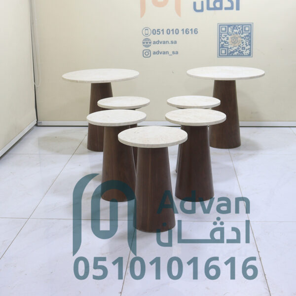 طاولات خدمة .