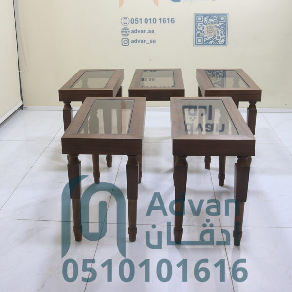طاولات خدمة .