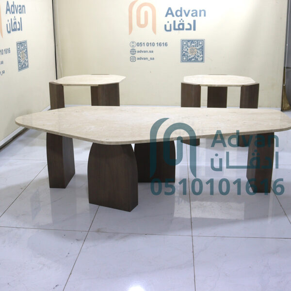 طاولة مجلس .